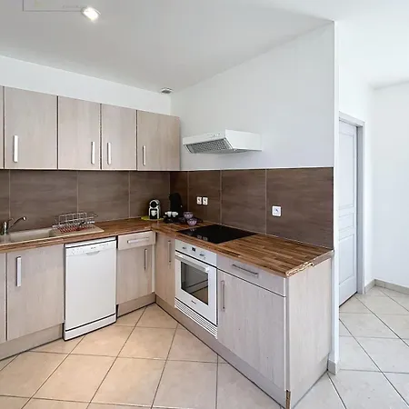 Semesterbostad Maison Spacieuse Au Coeur Des Vignes Gersoises Cazeneuve